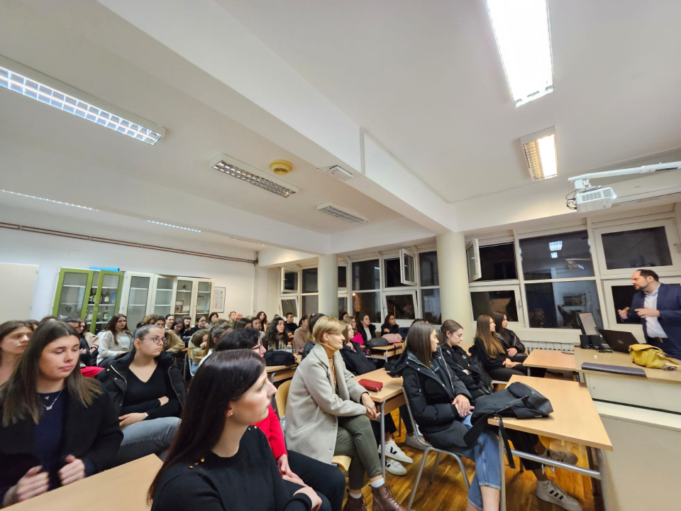 U Medicinskoj školi održana tribina  'Prevencija raka vrata maternice'