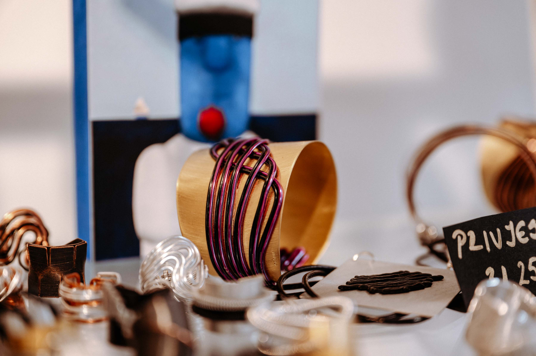 U Galeriji Juraj Dalmatinac potražite poklone za Valentinovo i maturalne haljine 