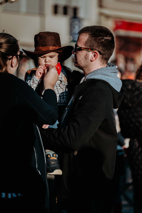 Maškarana povorka prošla kroz grad (2. dio): Najbolja maska Lego, najprovokativnija Oko sokolovo   