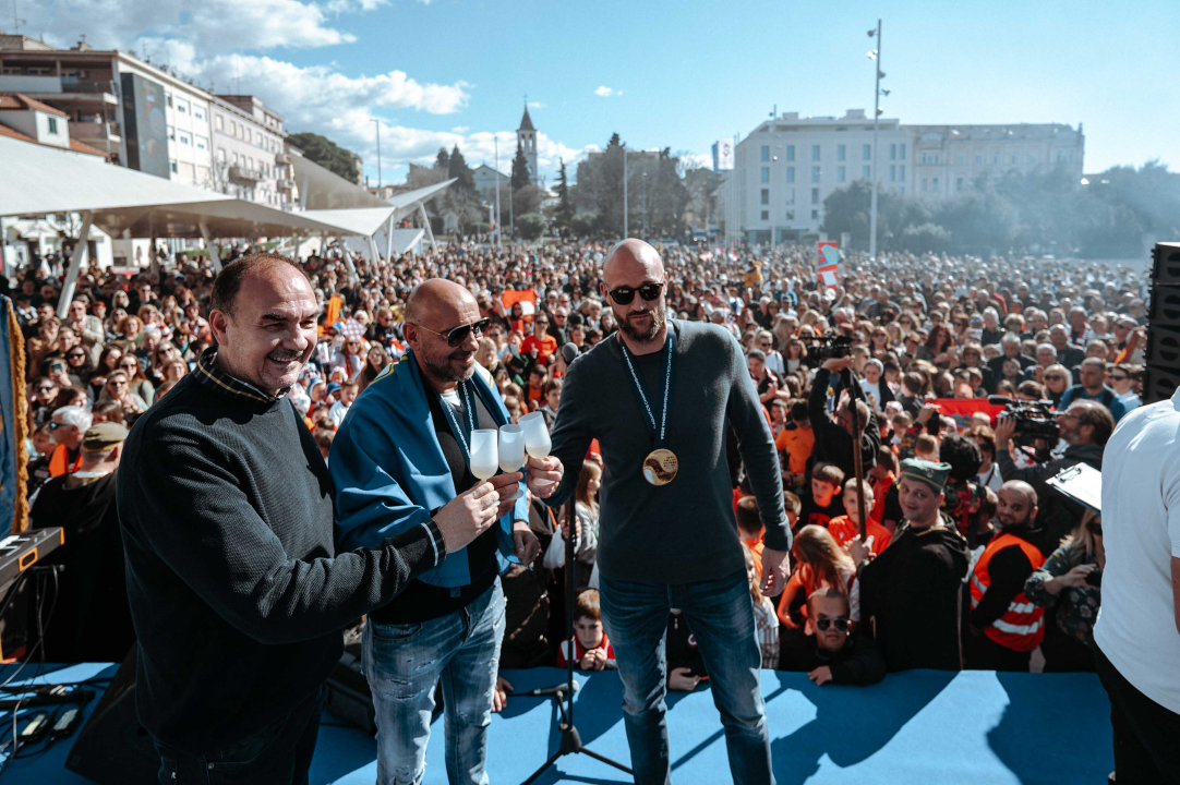 Šibenčani masovno dočekali svjetske prvake, Tucak: 'Gdje god pođem osjećam ljubav koju mi pružate'