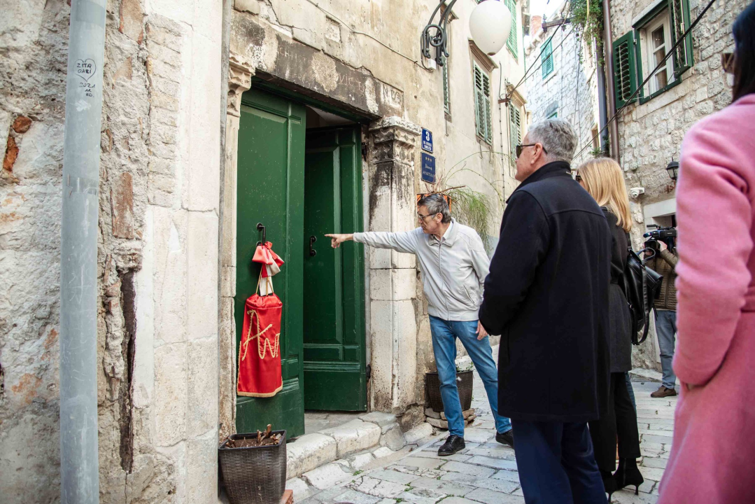 Gradonačelnik obišao obnovljene renesansne i gotičke stupove: 'Stara gradska jezgra nije zaboravljena'