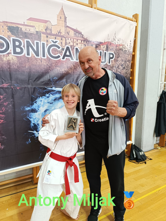 Berba medalja karataša iz Miminca na Grobničan kupu