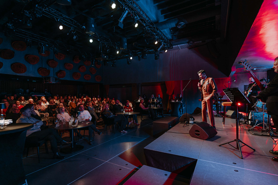 Marko Tolja za Dan žena rasplesao punu Kuću umjetnosti: ‘Arsen me nazvao pseudo-jazzerom’
