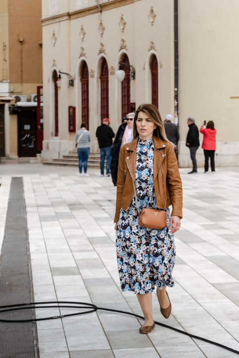 Ležerne kombinacije lijepih dama iz đira koje će vas osvojiti! 