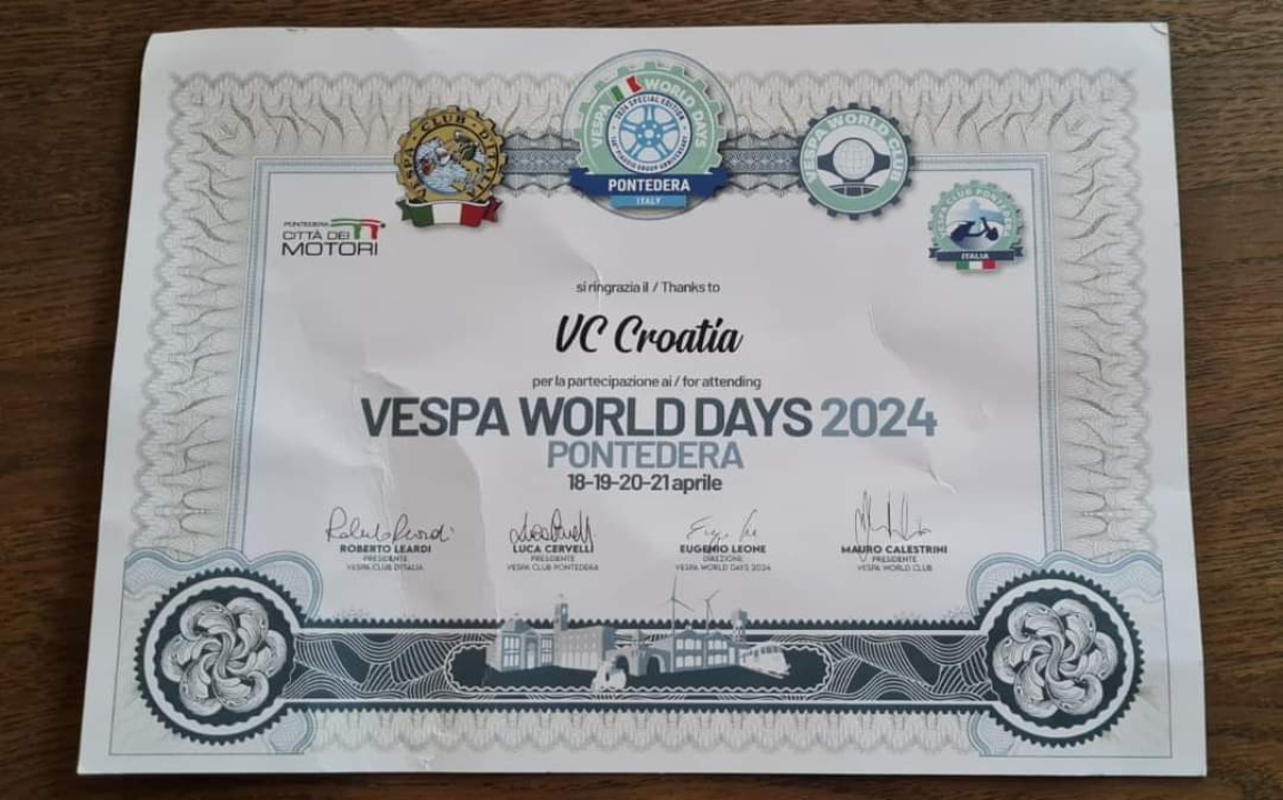 Članovi VK Šibenik sudjelovali na svečanoj povorci Vespa World Days 2024.  