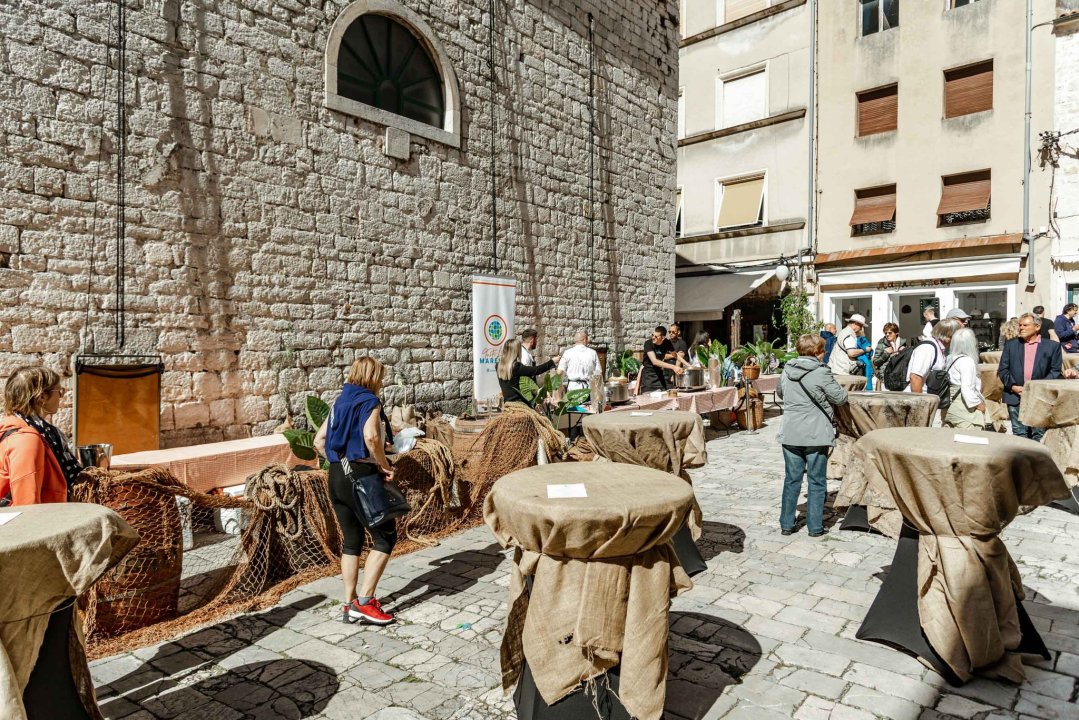 Marenda na Maloj loži: Tradicionalni recepti, klapa, radionice...