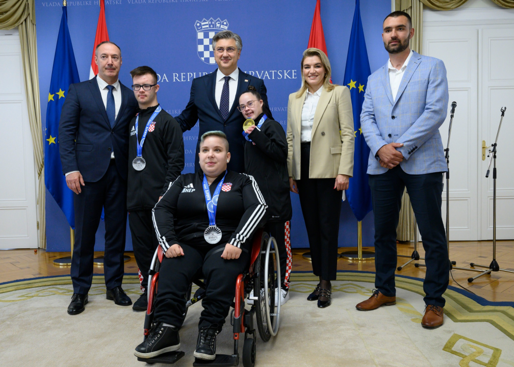 Julija Karadakić kod premijera Plenkovića nakon ispisivanja povijesti šibenskog parasporta