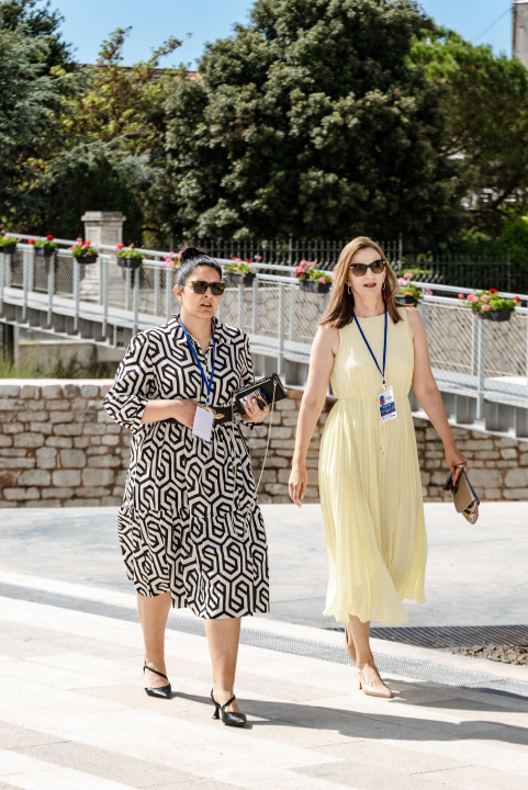 Sređene Šibenčanke  gradom prošetale proljetne komade