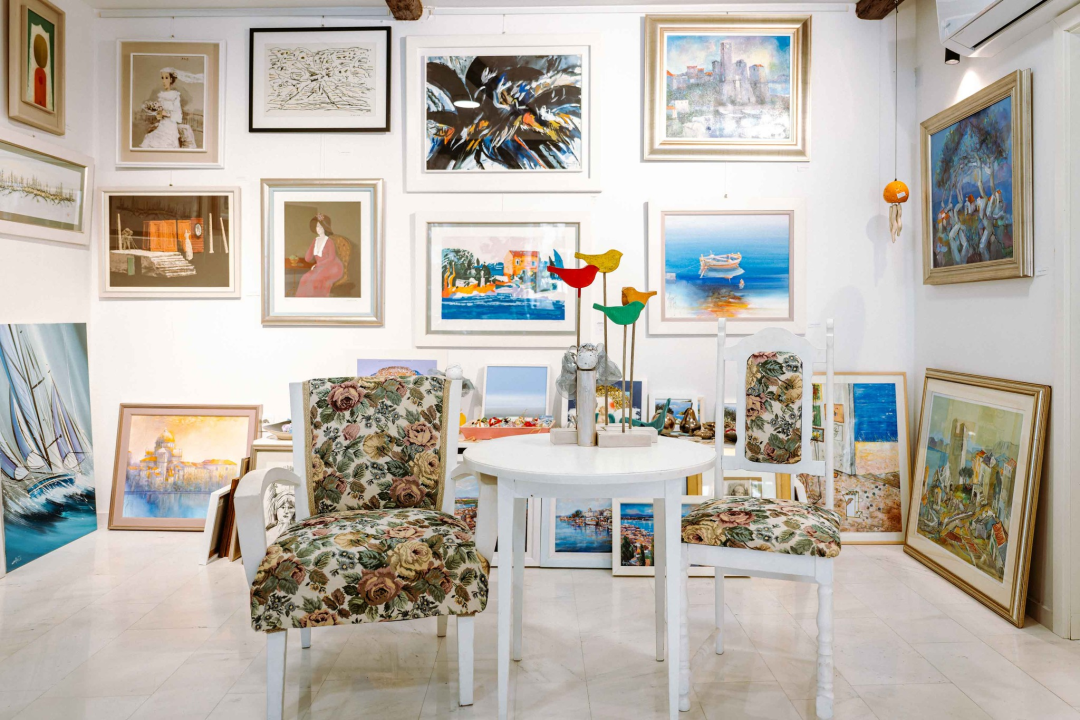 Umjetnine ljetnih motiva i žarkih boja potražite u Galeriji Juraj Dalmatinac! 