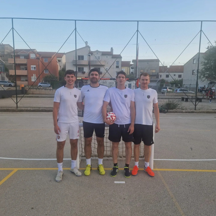 Završen prvi dan malonogometnog turnira Mini Masters Meterize, večeras od 20 sati nova uzbuđenja