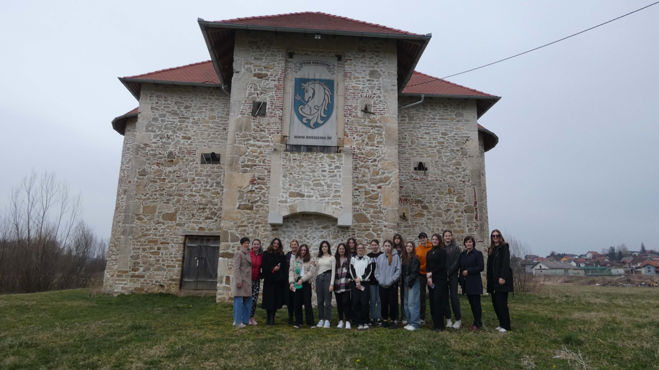 Učenici tri šibenske srednje škole prošli ‘tragovima srednjovjekovnog Šibenika’ 