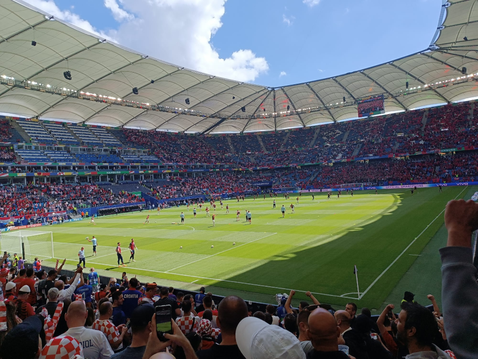 Za Hrvatsku su sa stadiona na Šubićevcu navijali i učenici s učiteljicama