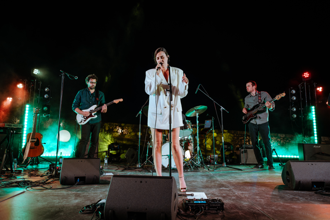 Natali Dizdar, vatromet i odlično raspoloženi Šibenčani: 'Odjednom mjesec izlazi točno iza nje'