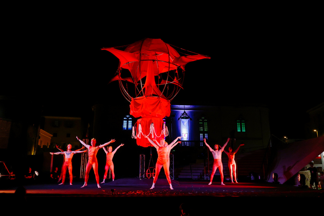 Talijanski akrobati oduševili Šibenčane: Evo što su vam iz MDF-a pripremili za danas  