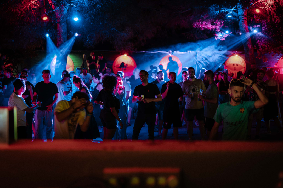 Pogledajte kako izgleda otvorenje plesne sezone u jednoj od najpoznatijih diskoteka u Dalmaciji 