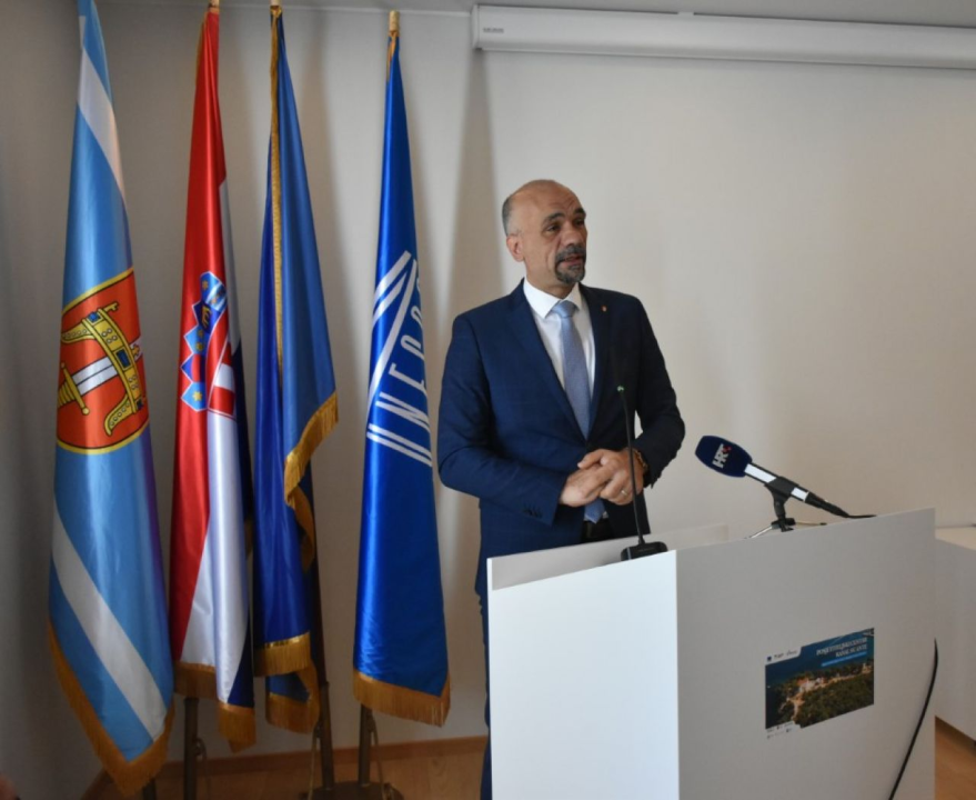 Najbolje na školskim natjecanjima Županija je nagradila iznosima od 100, 150 i 200 eura