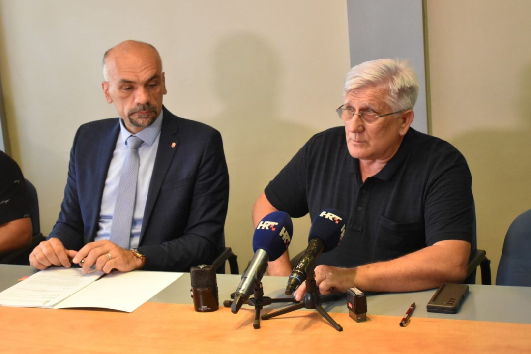 Naša županija  prva u Hrvatskoj potpisala ugovor o javnom linijskom prijevozu