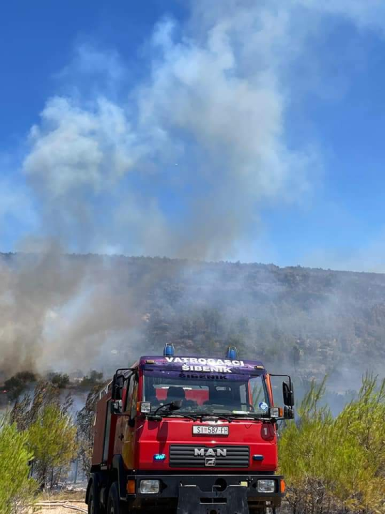 Šibenski vatrogasci nakon napornih 84 sata napokon doma