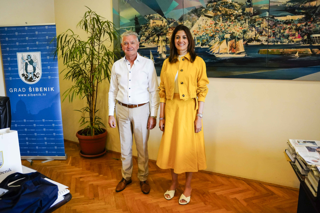 Američka veleposlanica Nathalie Rayes sastala se sa gradonačelnikom Burićem