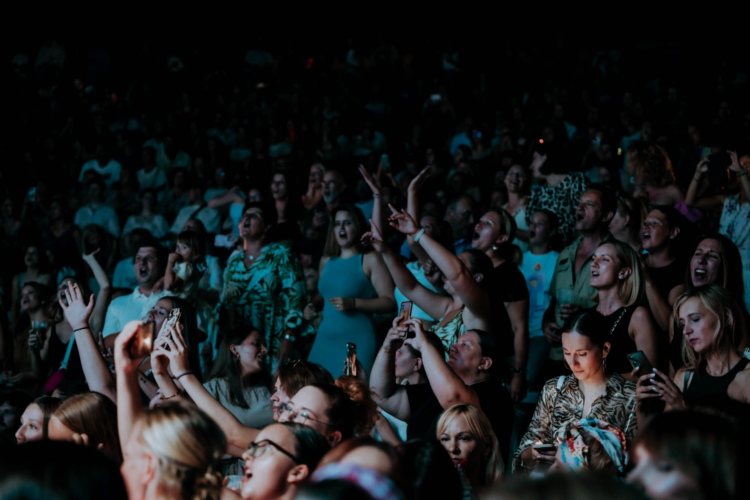 Silente ‘pronašli način’ i raspjevali rasprodanu tvrđavu sv. Mihovila 