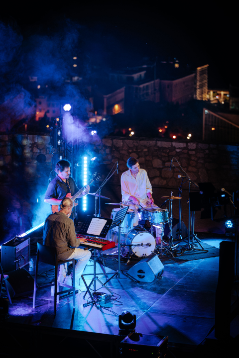 Tvrđava Barone ni u rujnu ne zanemaruje jazz publiku koju je sinoć oduševio Dot-and-go Three