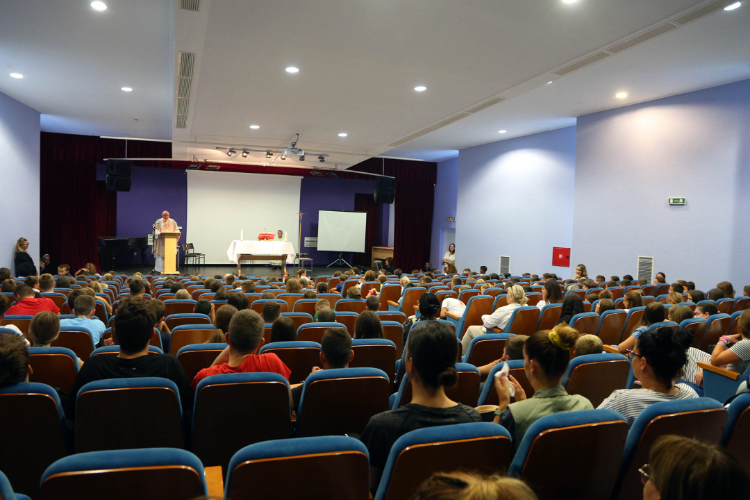 Biskup Rogić predvodio misno slavlje u Katoličkoj školi u Šibeniku