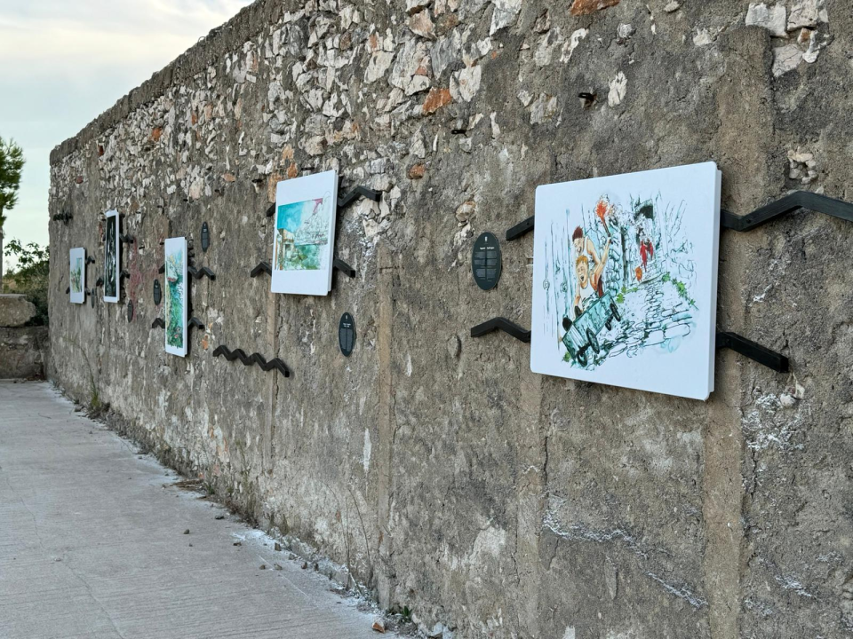 'Antivandalska izložba' Igora Mudronje otvorena u ruševini na Murteru