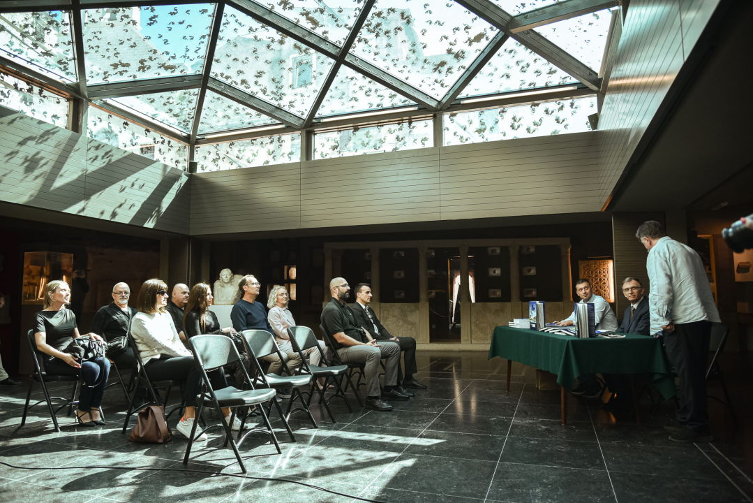 Predstavljena monografija 'Pravo na dom' Branka Peke