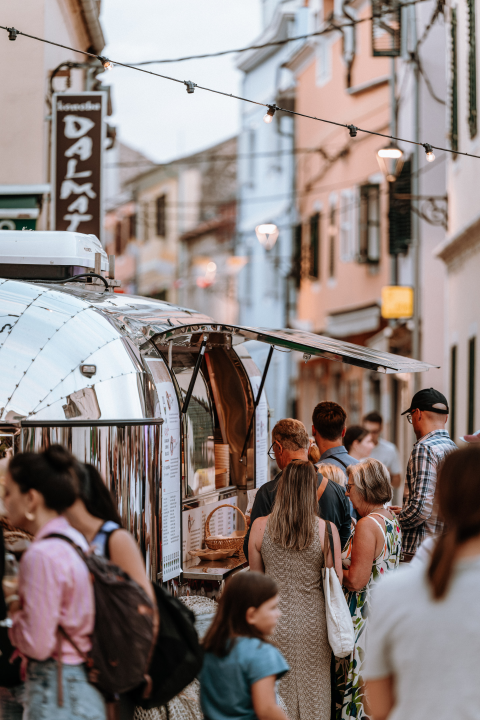 Održana druga eno-gastro manifestacija po redu 'Taste like... Skradin, Drniš, Bilice': Tradicionalna jela na moderan način