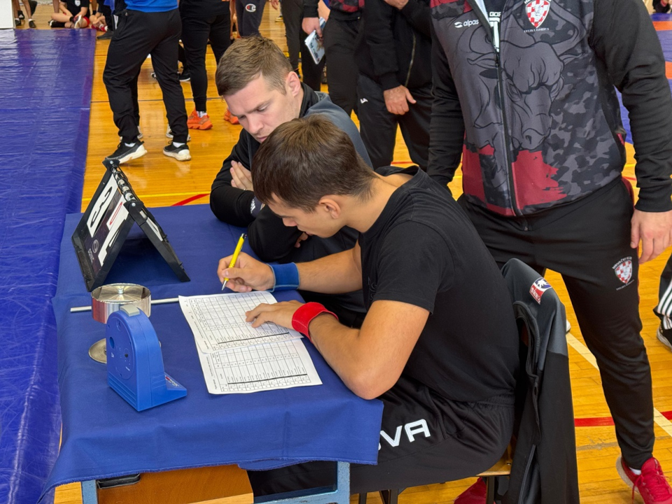 Marko Perišić prvak Hrvatske u hrvanju slobodnim stilom, Ana Lucija Višnjić srebrna, Mate Bura brončani