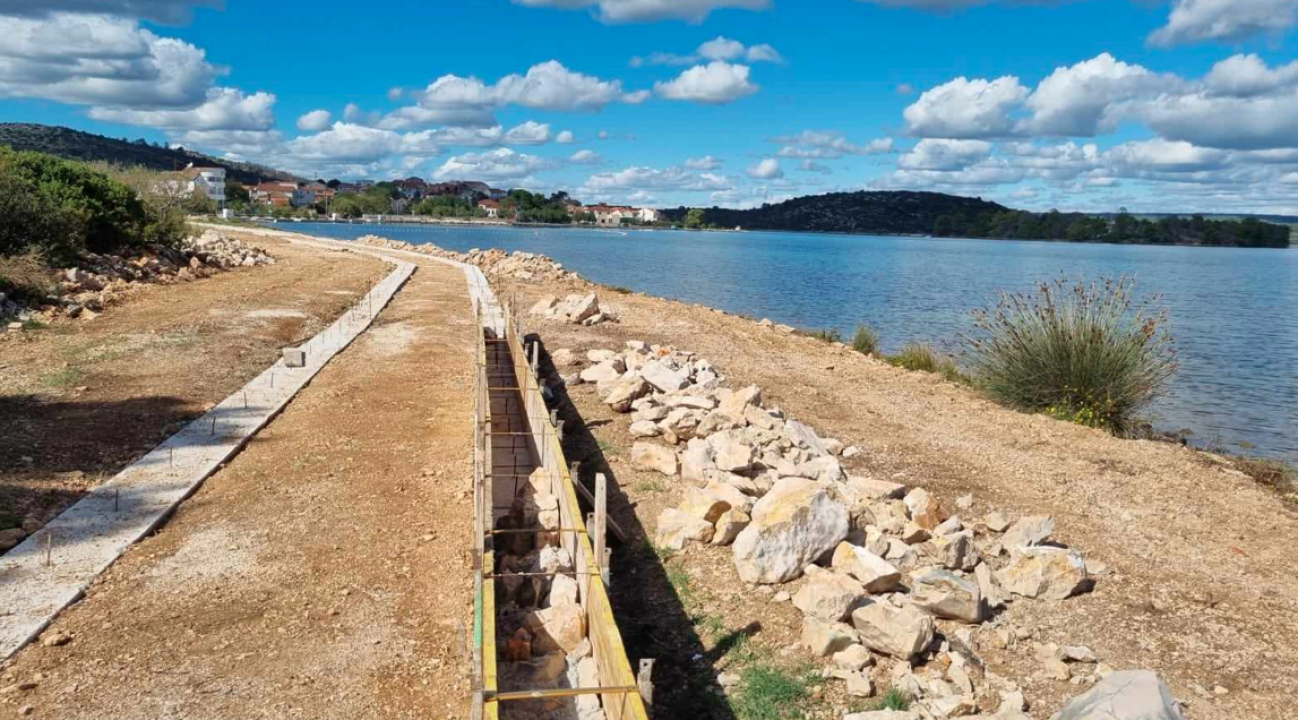 Raslinjani će uskoro imati novu plažu: Počeli radovi na šetnici sv. Mihovila