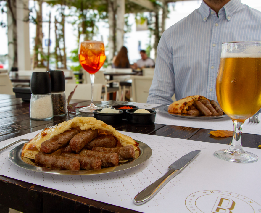 Meso u centru pažnje: Bronzin predstavlja ćevape 