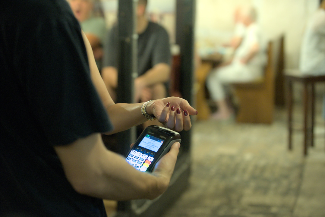 Šibenski haker Denis Periša se zaručio: Naravno, zaručnički prsten je poseban, a i tehnološki napredan 