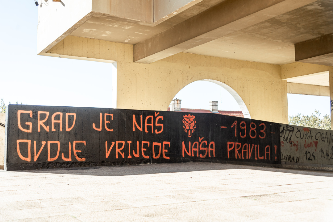 Šibenik diše narančasto: Kvartovi postaju galerije za navijačku umjetnost (2. dio)