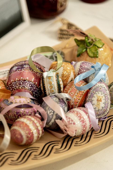 Božić je stigao u Galeriju Juraj Dalmatinac: Pronađite unikatne umjetnine i darove!