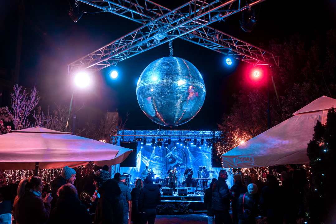 Kninski The Alibor zagrijao sinoć šibensku publiku u Parku