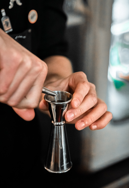 Zima u Vintage Baru: Uživajte u toplim koktelima i kreativnom programu 