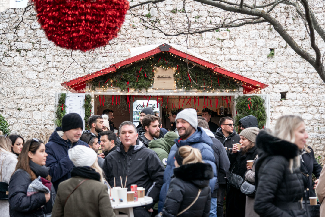 Tradicionalni koncert Fenixa: Šibenčanima bura ne ometa zabavu