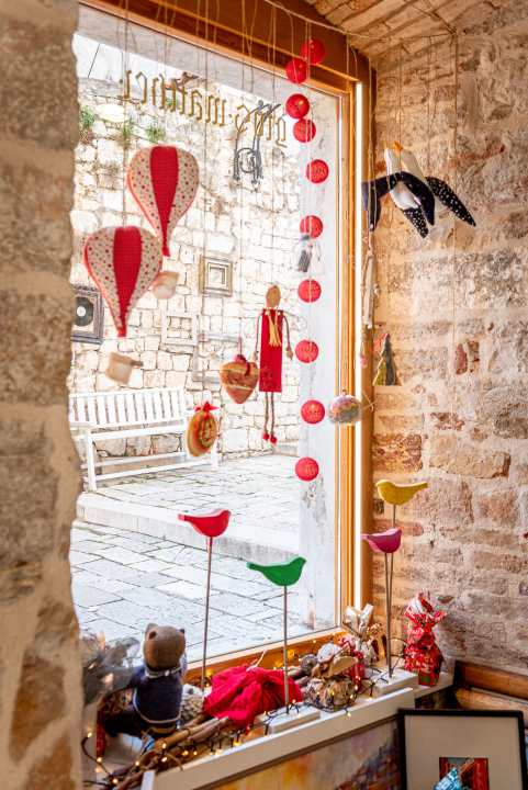 Galerija Juraj Dalmatinac: Provjerite bogatu ponudu i odlične akcije! 