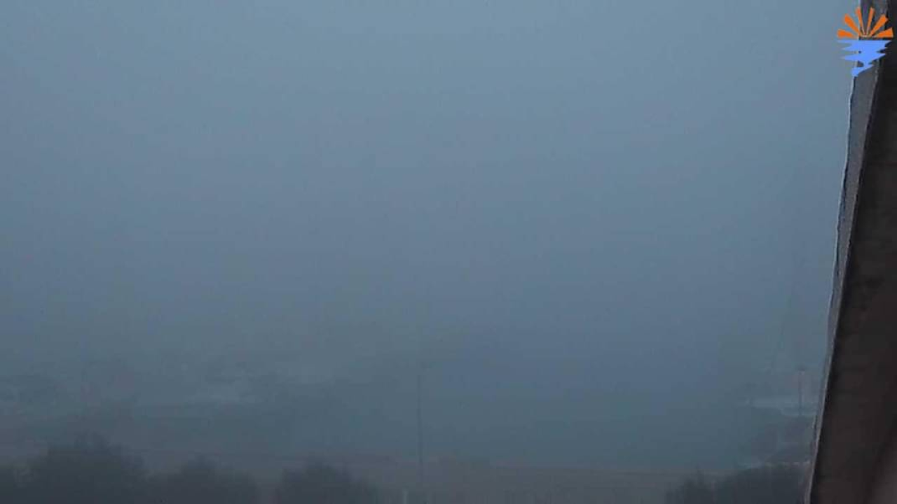 Gusta magla u gradu: Ovako trenutno izgleda pogled s Meteriza na Šibenik