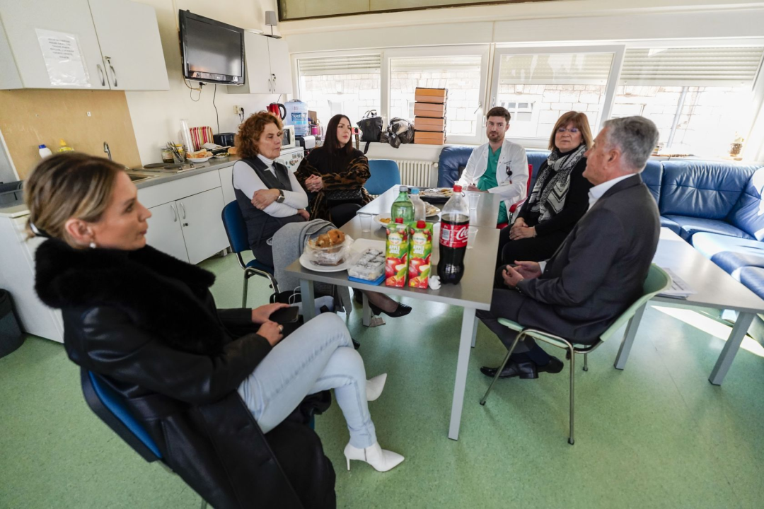 Gradonačelnik Burić obišao dežurne službe: Novogodišnja noć protekla mirno, bez većih intervencija