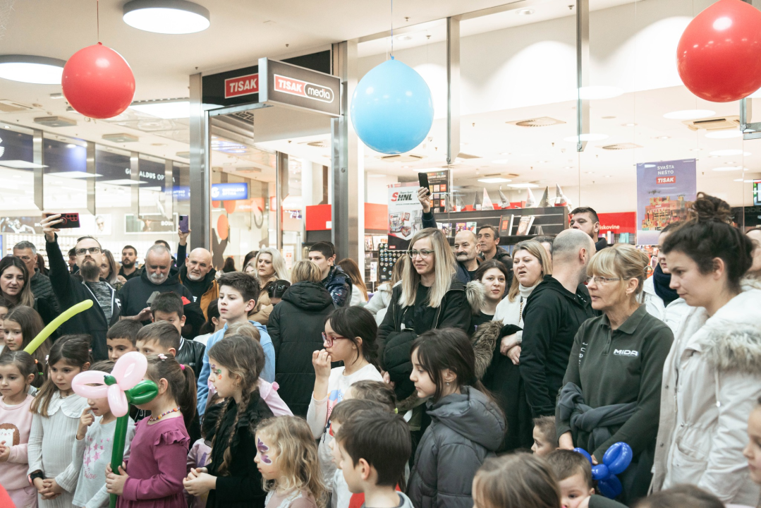 Završilo je veliko finale nagradne igre Dalmare centra: Renault Captur otišao u sretne ruke!