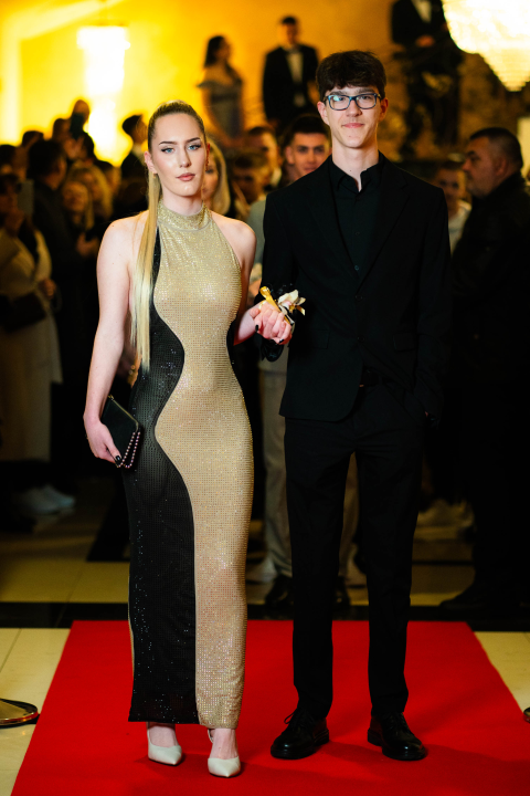 FOTOGALERIJA Zavirite na maturalni ples Industrijsko-obrtničke škole Šibenik (1)