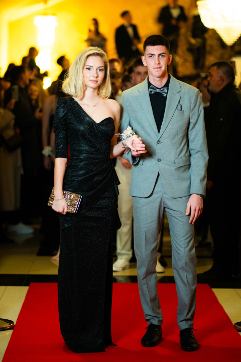 FOTOGALERIJA Zavirite na maturalni ples Industrijsko-obrtničke škole Šibenik (1)