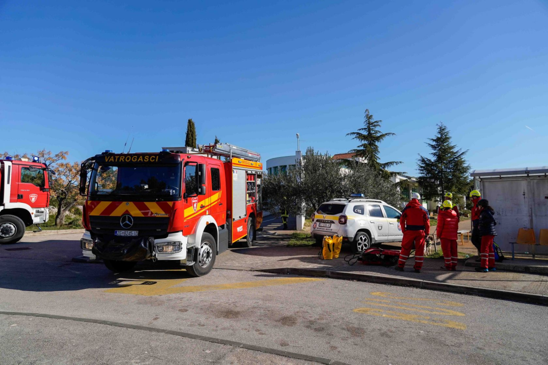 Evakuirana OŠ Brodarica: Bez brige, to je bila samo vježba 