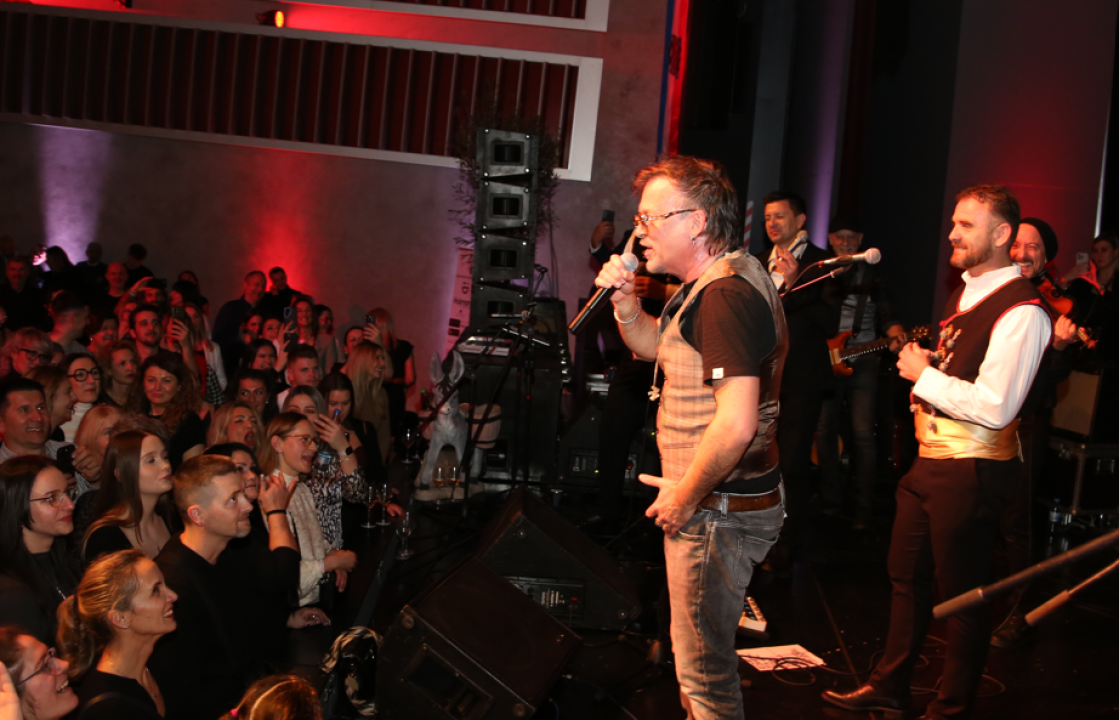 Klapa Sebenico predstavila novu pjesmu 'Dilija bi' na Večerima dalmatinske pisme