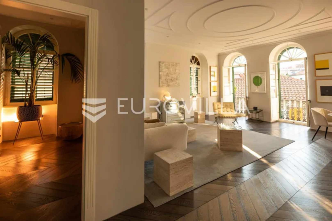 Cijena 700 tisuća eura: Prodaje se luksuzni stan u šibenskoj palači Šižgorić