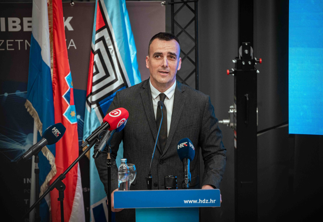 Šibenski HDZ proslavio rođendan: 'Šibenčani će dobiti novu proširenu rivu i moćan ulaz u grad'
