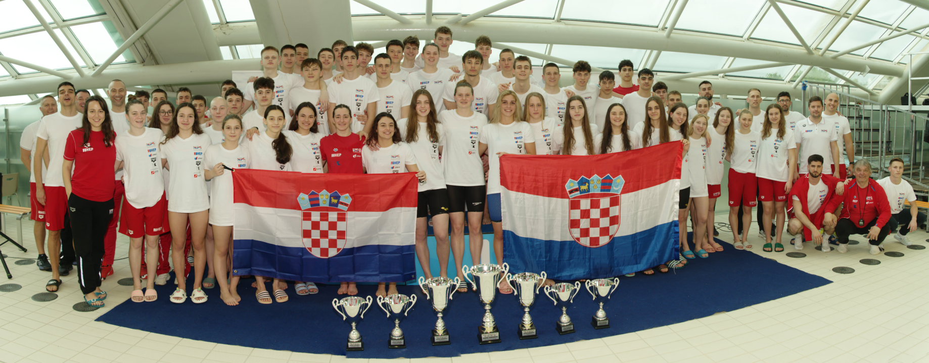 FOTO: Šibenski plivači Josip Bepo i Šimun Srzić dio pobjede Hrvatske u četveroboju reprezentacija