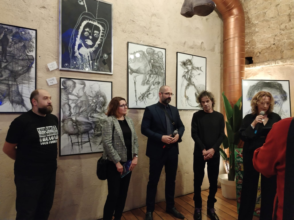 Zvonimir Vila i njegovi 'Vilenjaci' napunili Azimut: Otvorena izložba radova djece iz Centra 'Šubićevac'